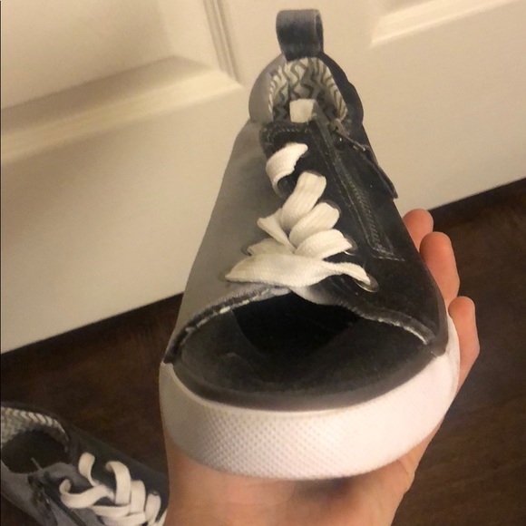 Sneakers - Picture 3 of 3